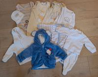 50/56 Baby Kleidungspaket 10 Strampler, Pullover, Hose, Jacke Nordrhein-Westfalen - Odenthal Vorschau