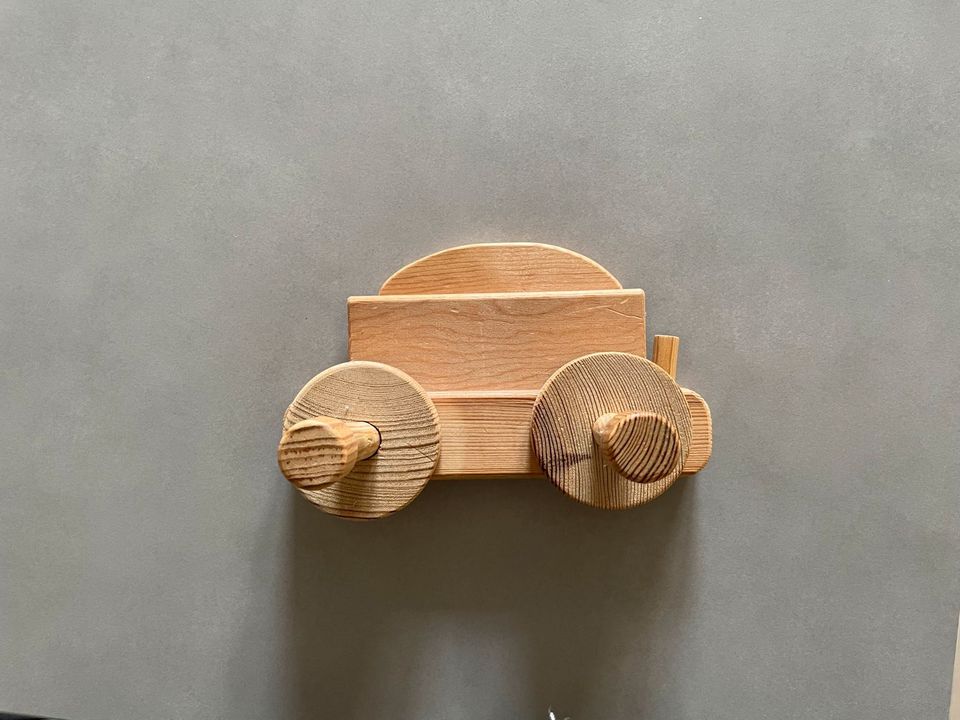 Kindergarderobe Eisenbahn aus Holz in Everswinkel