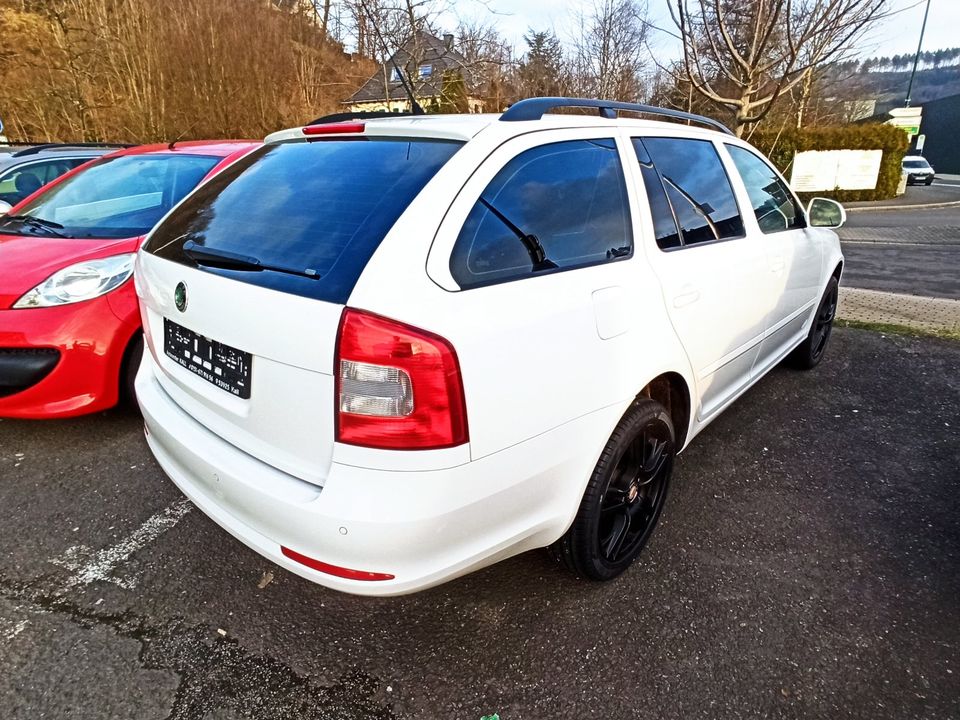 Skoda Octavia 1.6TDI Allrad Scheckheft Klima Tüv in Attendorn