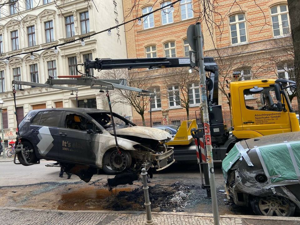 Abschleppdienst, Pannenhilfe, Transport, Bergung, Kran 24/7 in Berlin