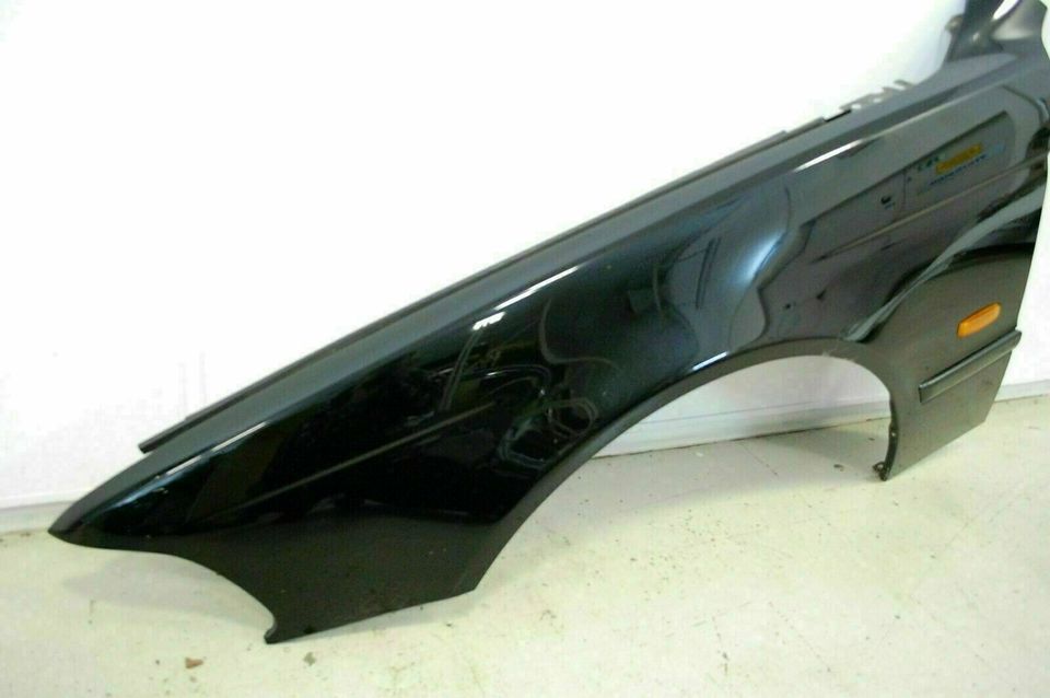 BMW 5ER E39 BJ 2001 KOTFLÜGEL FENDER VORNE LINKS 668 SCHWARZ 2 in Mühlhausen