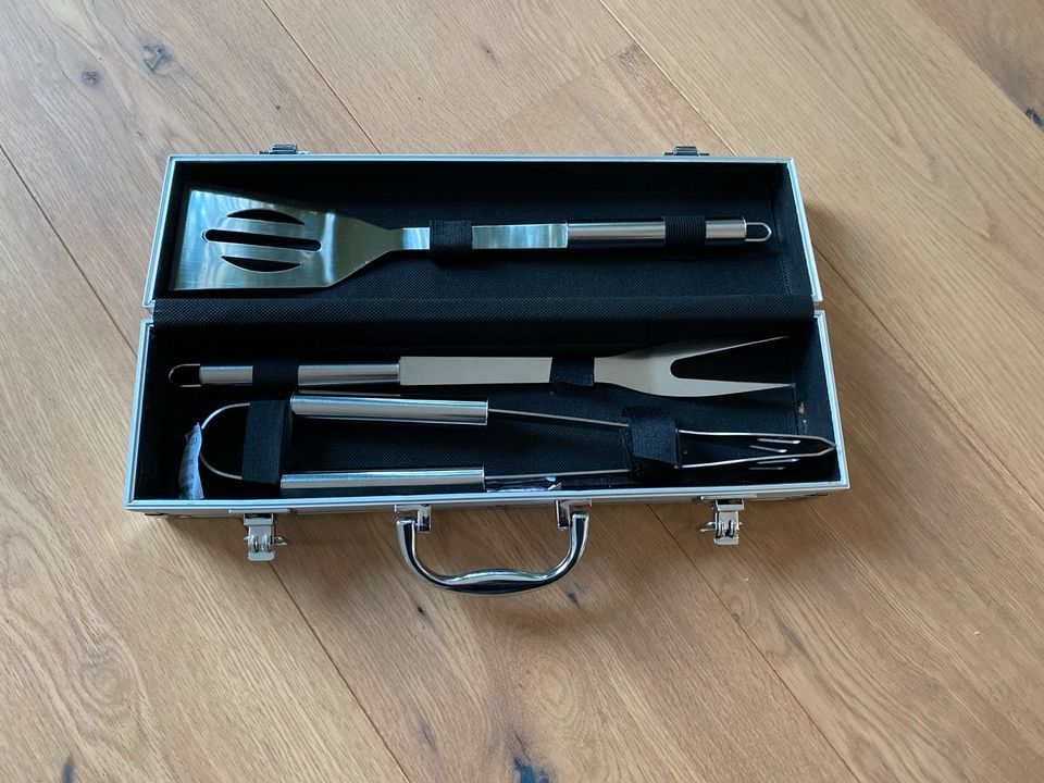 NEU! Grillkoffer Metall in Alfter