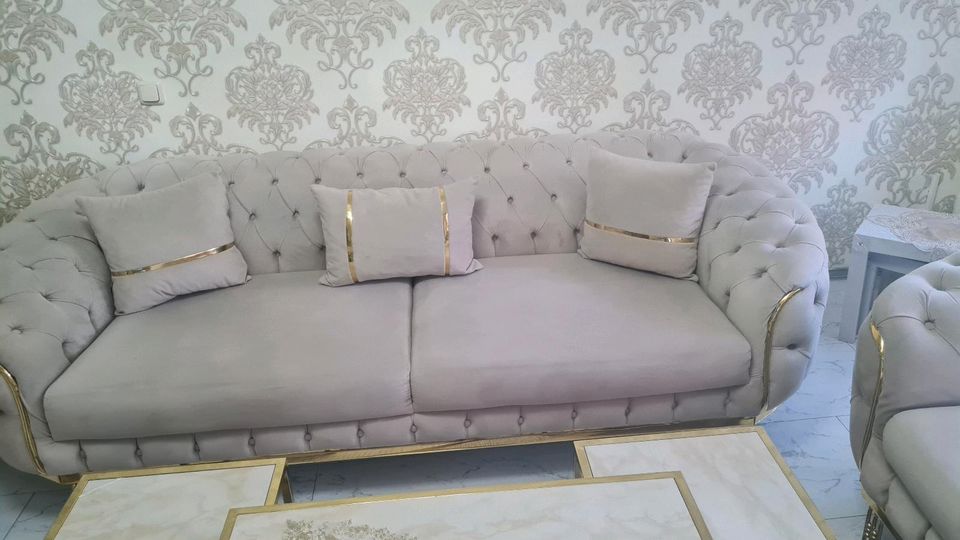 Couch  3er & 3er & 2 Sessel + Wohnzimmertisch  ‼️‼️‼️‼️ in Bremerhaven