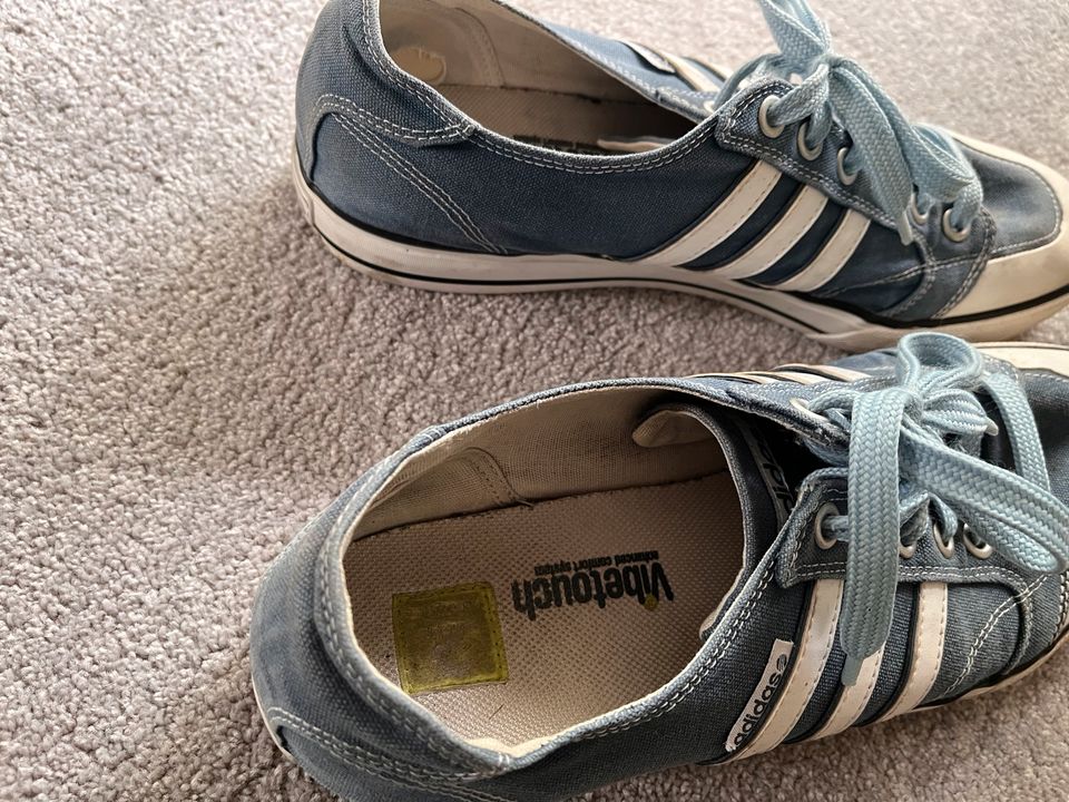 Adidas Canvas Blau/Weiß Gr. 46 in Langenhagen