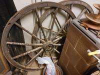 2 Wagenräder aus Holz Sachsen - Fraureuth Vorschau