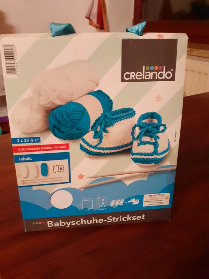 Crelando Babyschuhe Strickset Neu für Mütter oder Omas in Weißenhorn