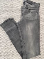 Wie neu bershka Jeans grau 38 bershka Jeans grau lang Frankfurt am Main - Sachsenhausen Vorschau
