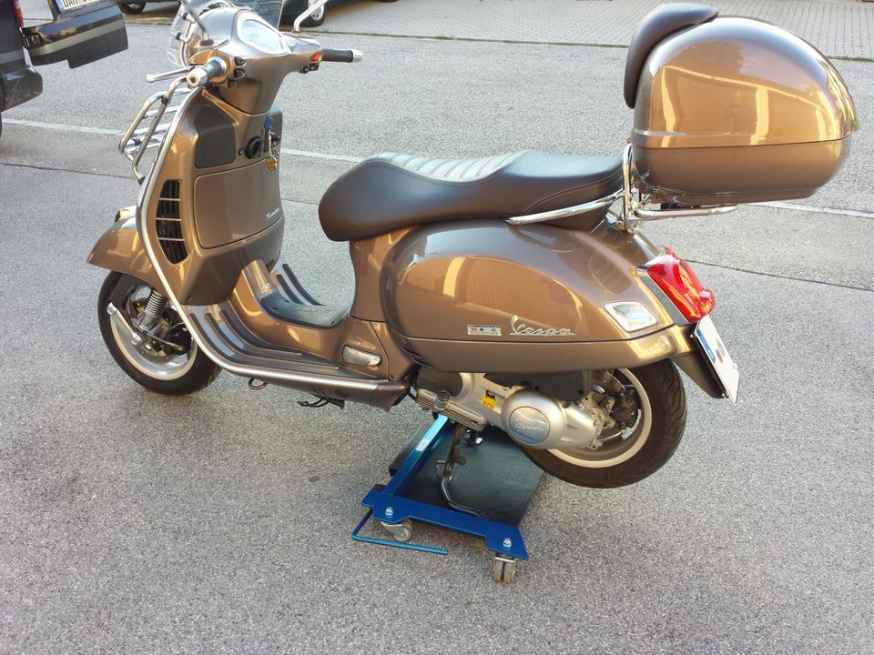 Rangierhilfe für Vespa GTS 300 in Mammendorf