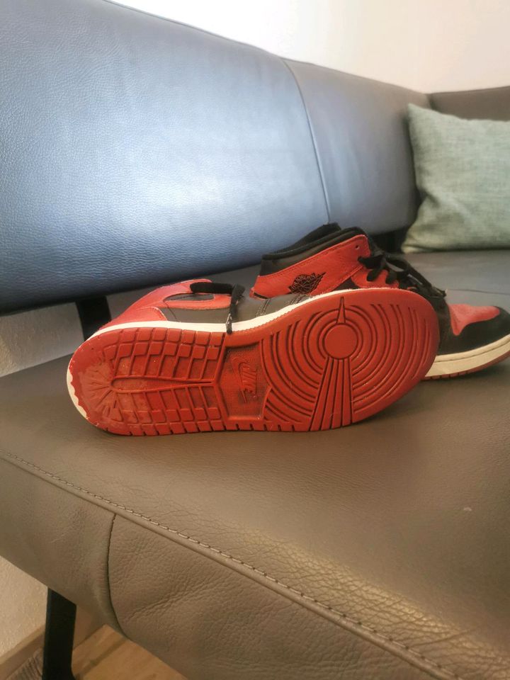 Nike Jordan 1, rot schwarz, 38 in Baar-Ebenhausen