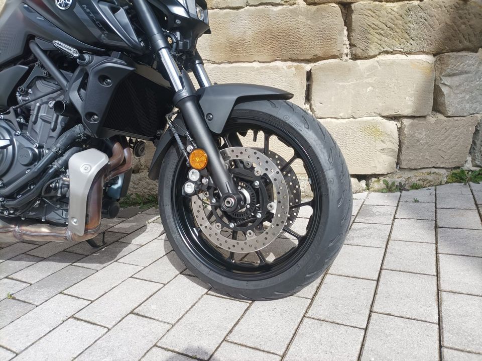 YAMAHA MT07 MT 07 RM33 PURE  2023 ! erst 1.300KM  TOP ZUSTAND in Obersontheim