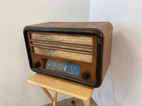 #A DDR EAK Super 64/49 WKS Röhrenradio Radio 1950 DEFEKT Holz alt Sachsen - Burgstädt Vorschau