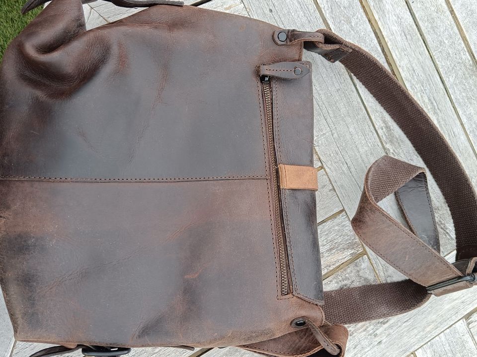 Handtasche zum Umhängen, robustes Leder dunkelbraun in Herrieden