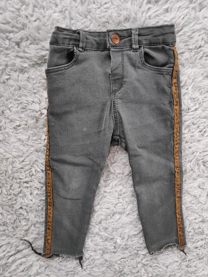 Zara Jeans schwarz, Gr. 80/86 in Hochheim am Main