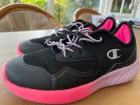 Turnschuhe Mädchen / schwarz pink lila (34) Nordrhein-Westfalen - Voerde (Niederrhein) Vorschau