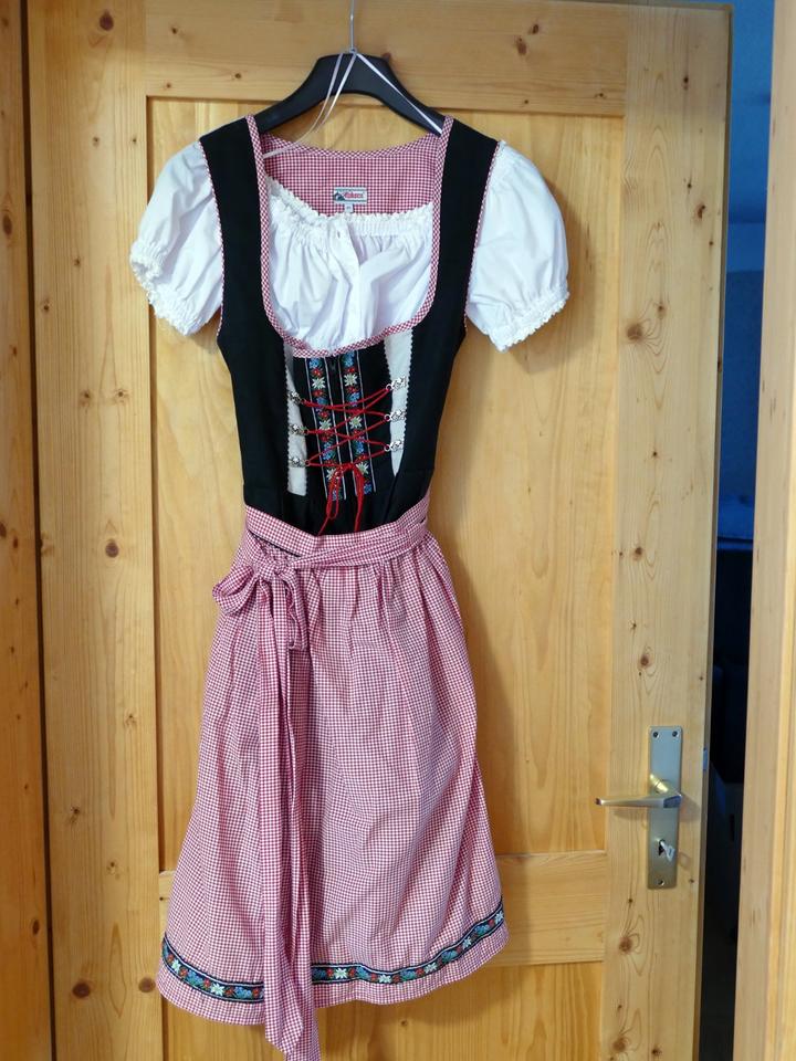 Schönes "Alphorn" Dirndl. Schwarz / rosé. Sehr gute Qualität. in Gärtringen
