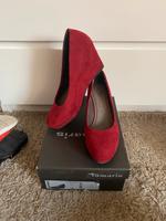 Tamaris pumps Keilabsatz Weinrot 38 Wildleder wedges ballerinas Hessen - Stadtallendorf Vorschau