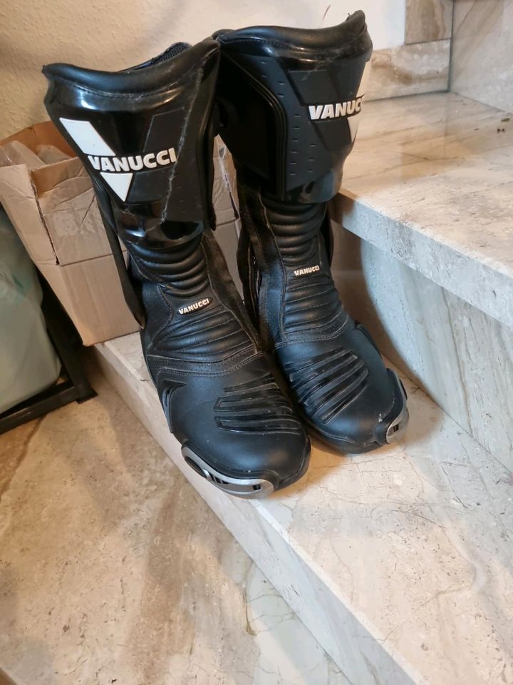 Motorrad Stiefel in Uttenweiler