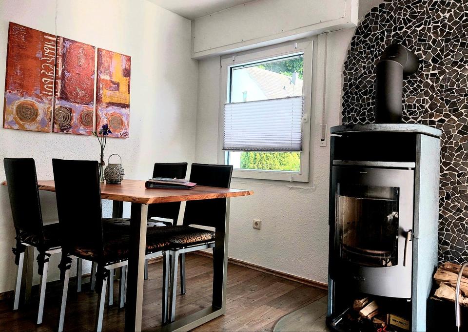 GUESTHOUSE ☆ 100 m² Ferienwohnung Ennepetal im Heilenbecker Tal in Ennepetal