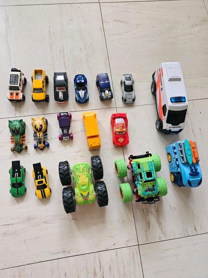 Verschiedene Spielzeugautos in Berlin