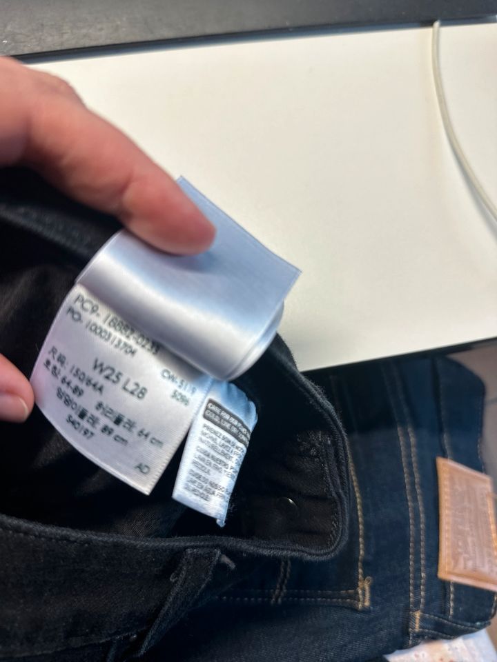Kinder Levi’s 721 High Rise Skinny Jeans W25/L28 -NEU- 35€ in Freiburg im Breisgau