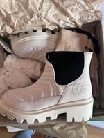 GUCCI Boots Leder ***NEU*** Nordrhein-Westfalen - Neuss Vorschau