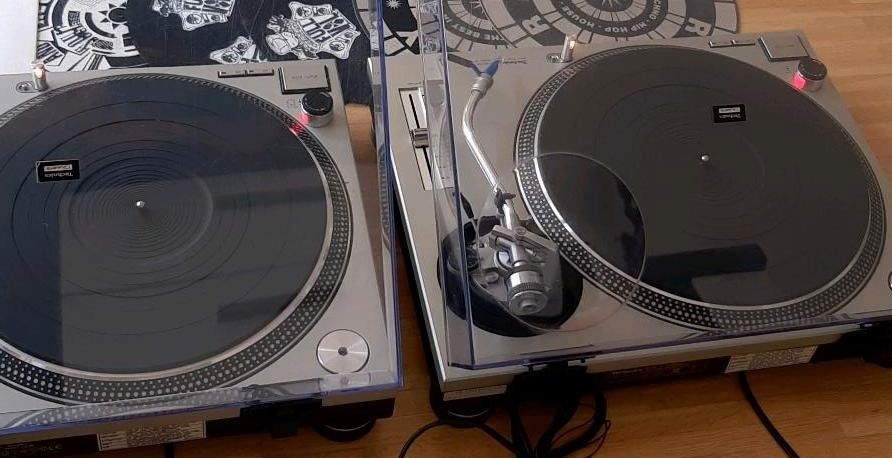 2 Technics SL-1200 MK II Plattenspieler, Top Zustand in München