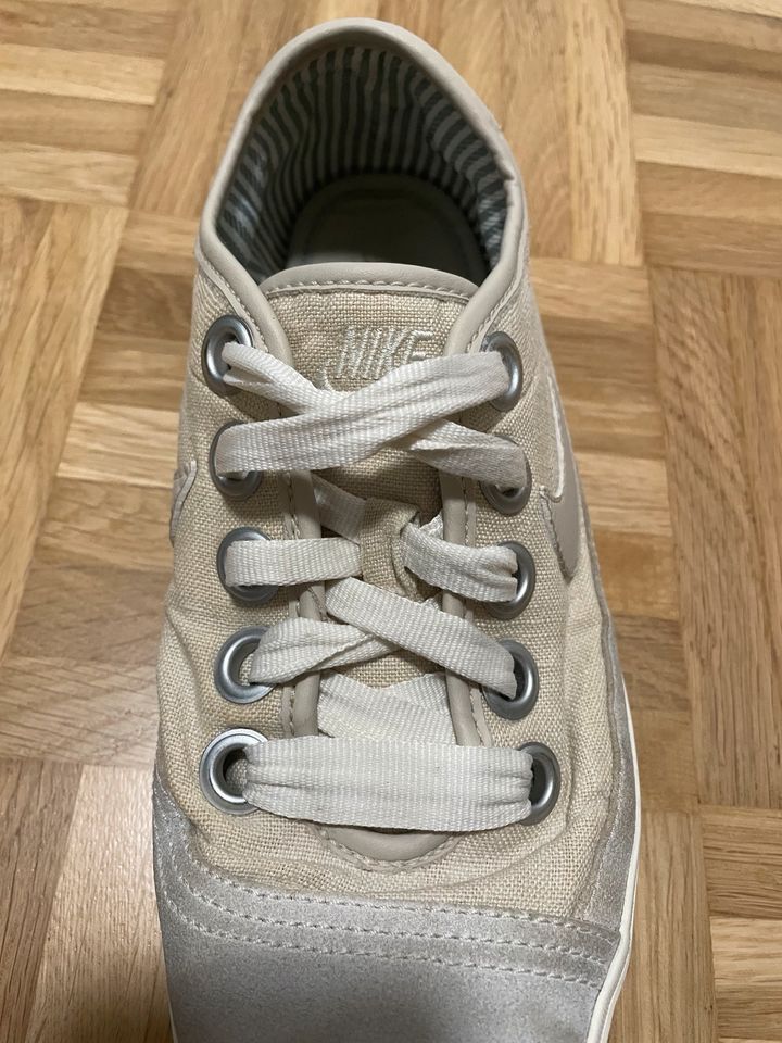 Nike Stoffschuhe / Sneaker beige / creme Gr. 38 in Koblenz