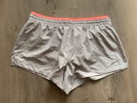 Nike Damen Running Shorts Gr. S beige neu, laufen Stuttgart - Stuttgart-West Vorschau