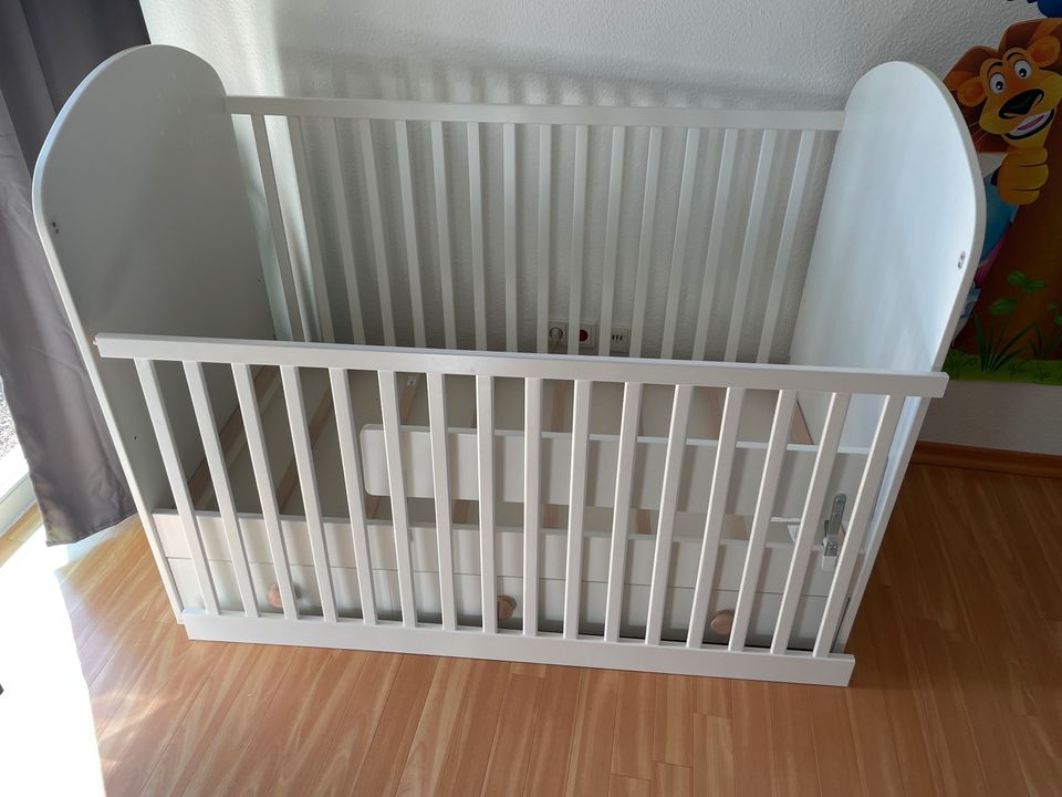 Ikea GONATT Babybett mit Schublade, Weiß, 70x140 cm mit Matraze in Willich