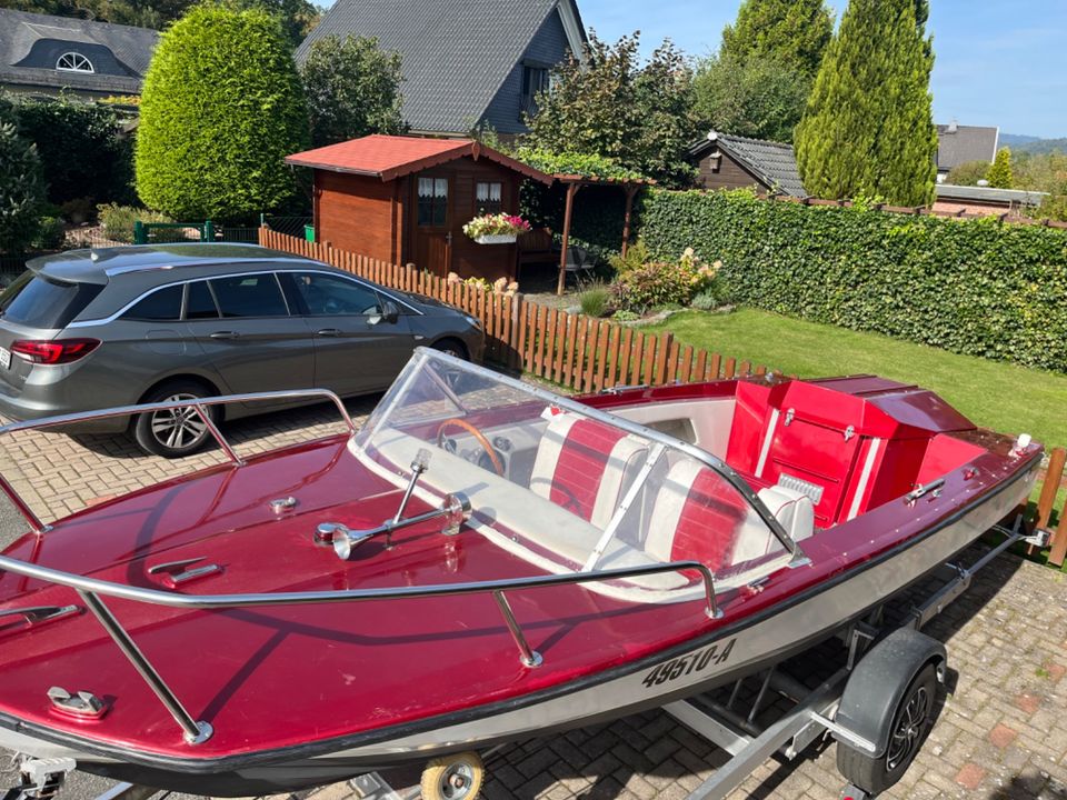 Motorboot mit Trailer in Walkenried