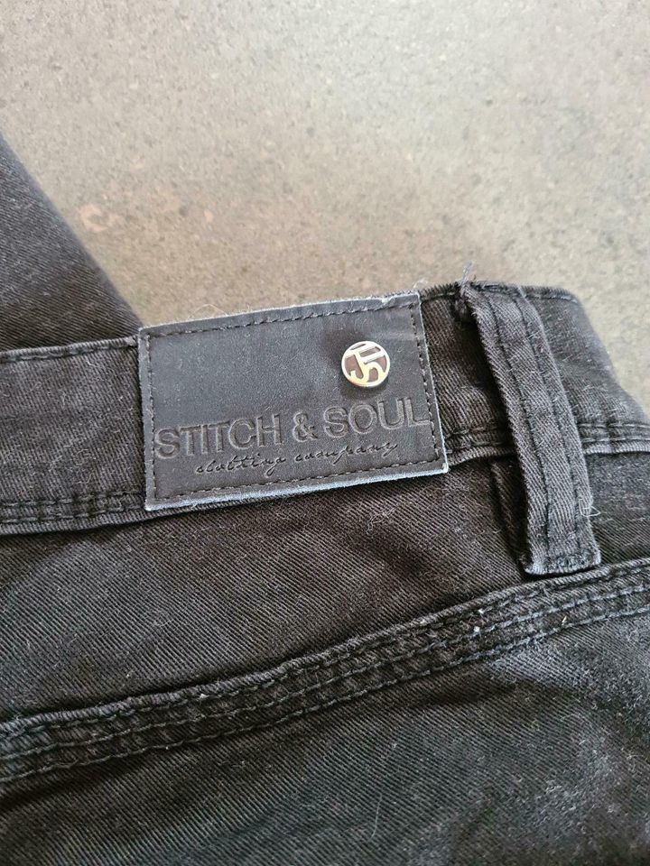 Stitch&Soul 30 schwarze Jeans in Horn-Bad Meinberg