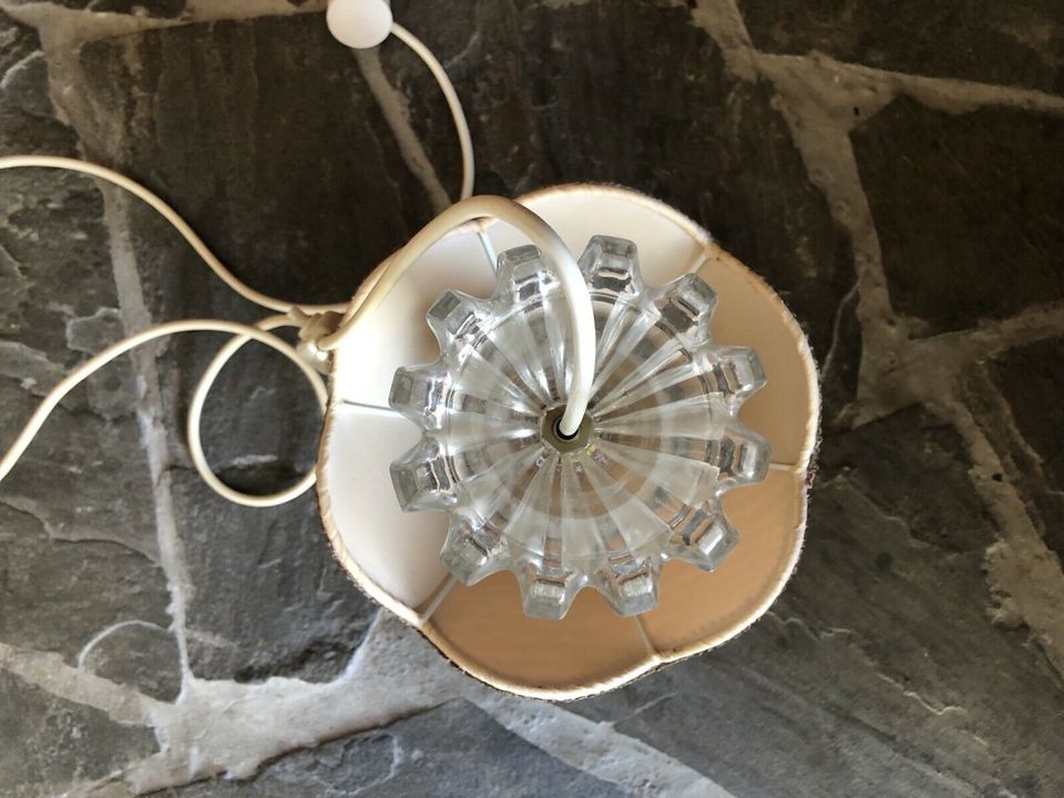 Alte Tischlampe mit Stoffschirm in Rösrath