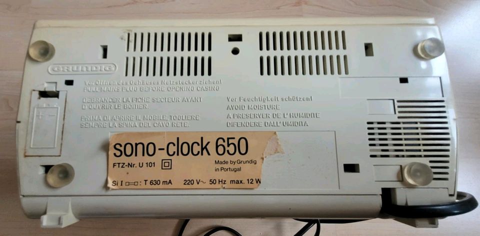 Retro Grundig Radiowecker Sonoclock 650 in Köln