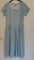 Sommerkleid Kleid  Landhaus-Style hellblau-weiß kurzarm Gr. 40/42 Nordrhein-Westfalen - Oelde Vorschau