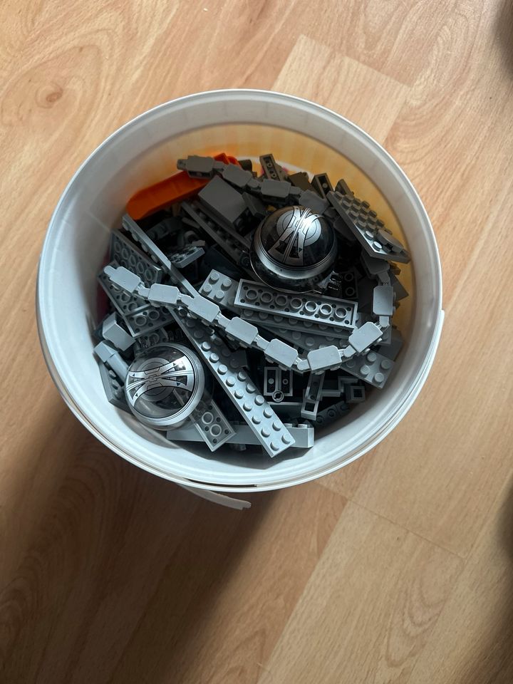 Lego grau ca 750 gramm in Düsseldorf