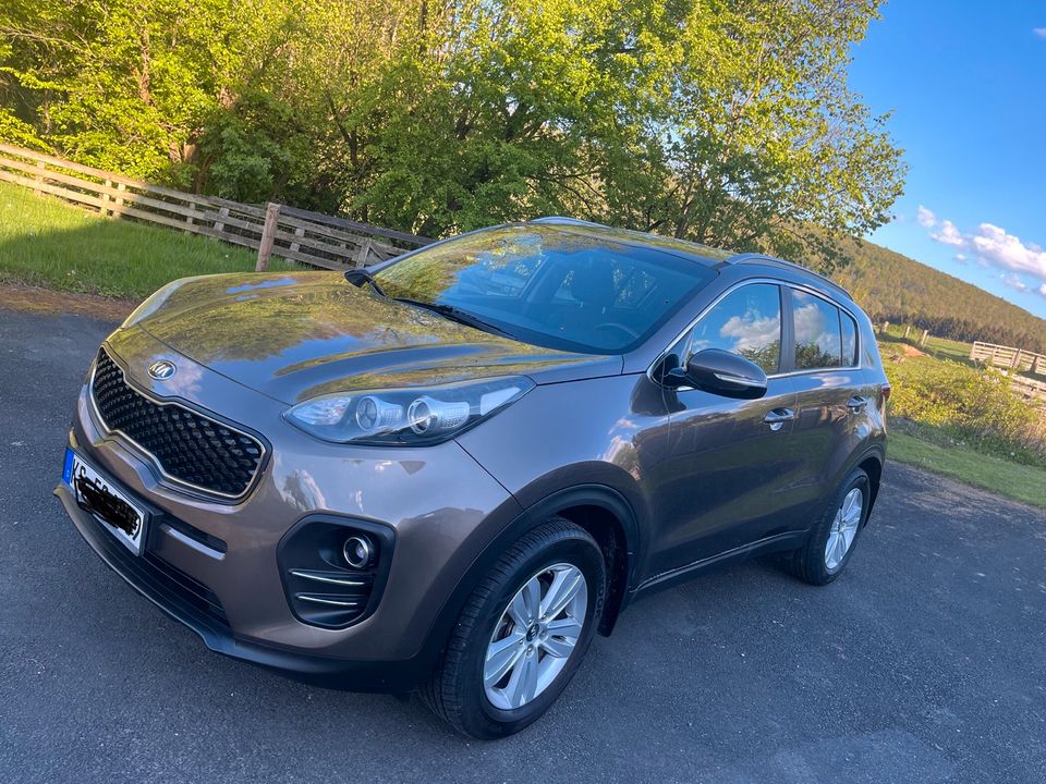 Kia Sportage 1.6  Qle , nur 22.910 km in Reinhardshagen