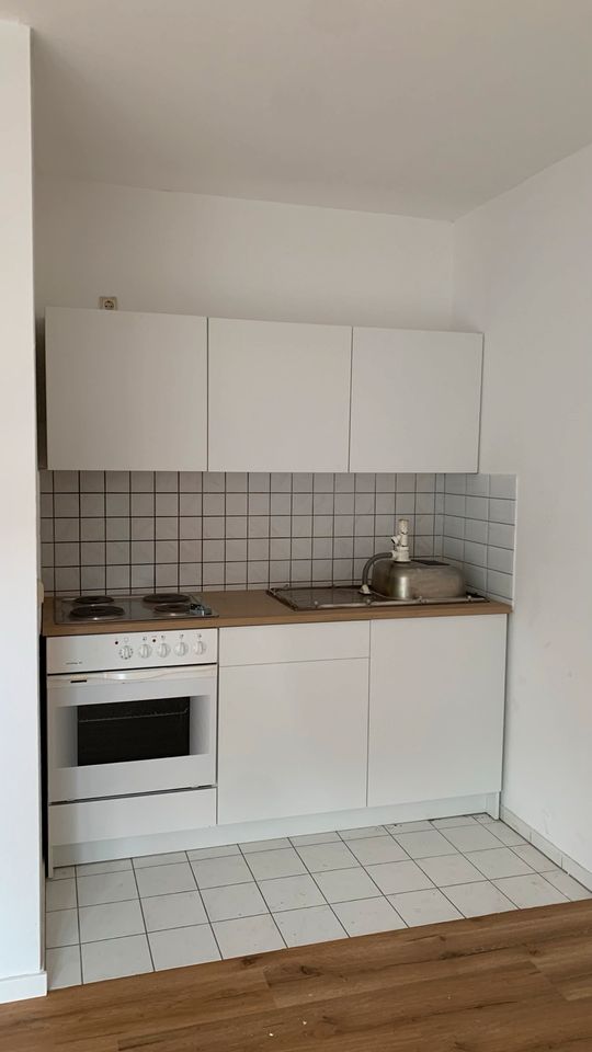 Erstbezug nach renov. 2 Zimmer Wohnung mit Einbauküche und Balkon in Dessau