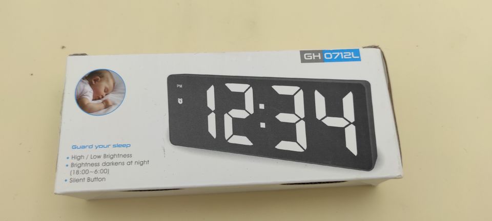 Wecker / Digitale LED Uhr GH0712L in Rödermark