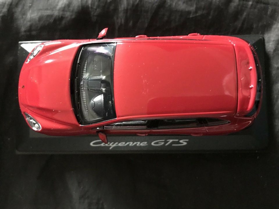 Minichamps Porsche Consulting Cayenne GTS rot 1:43 Ovp in Dortmund