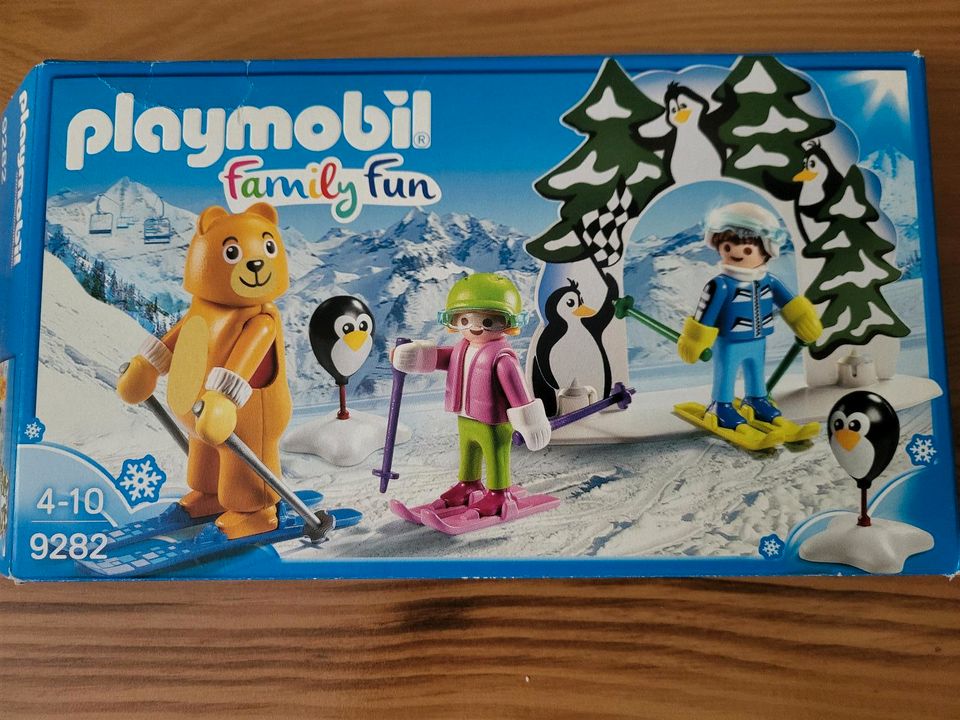 Playmobil Family Fun 9282 Skischule in OVP in Magdeburg