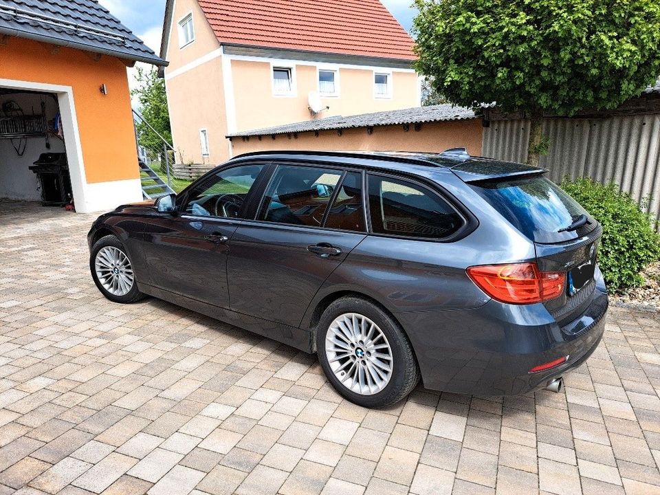 BMW 318d xDrive Touring - in Laaber