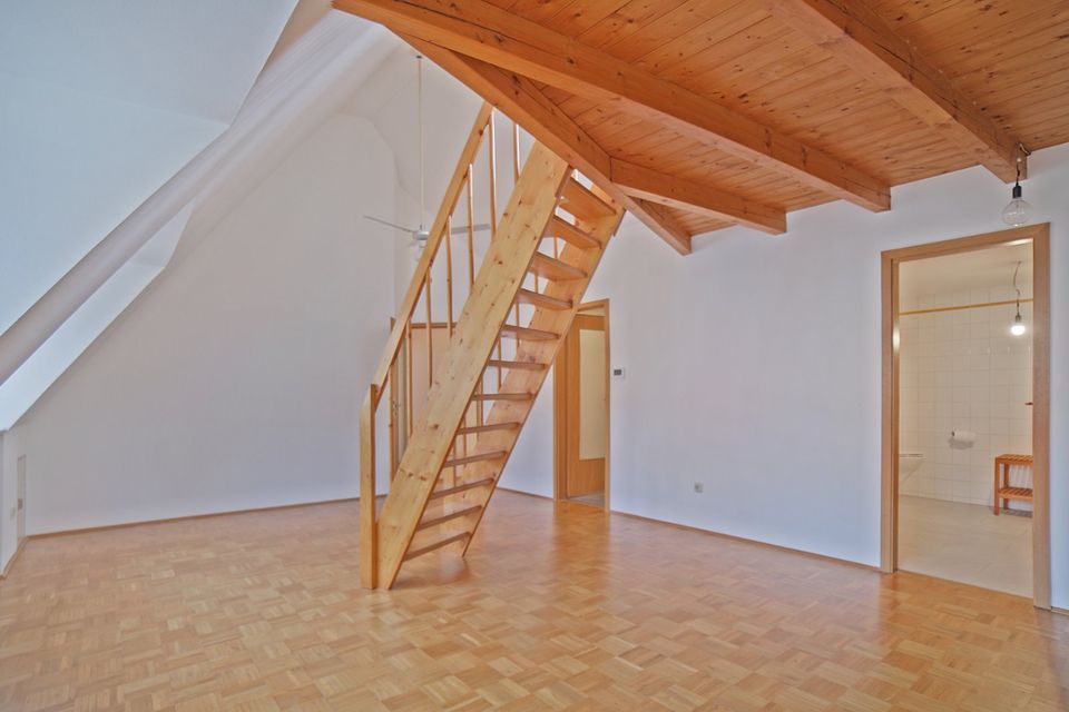 Altbauwohnung mit Dachterrasse 25 m² in Augsburger Altstadt! in Augsburg