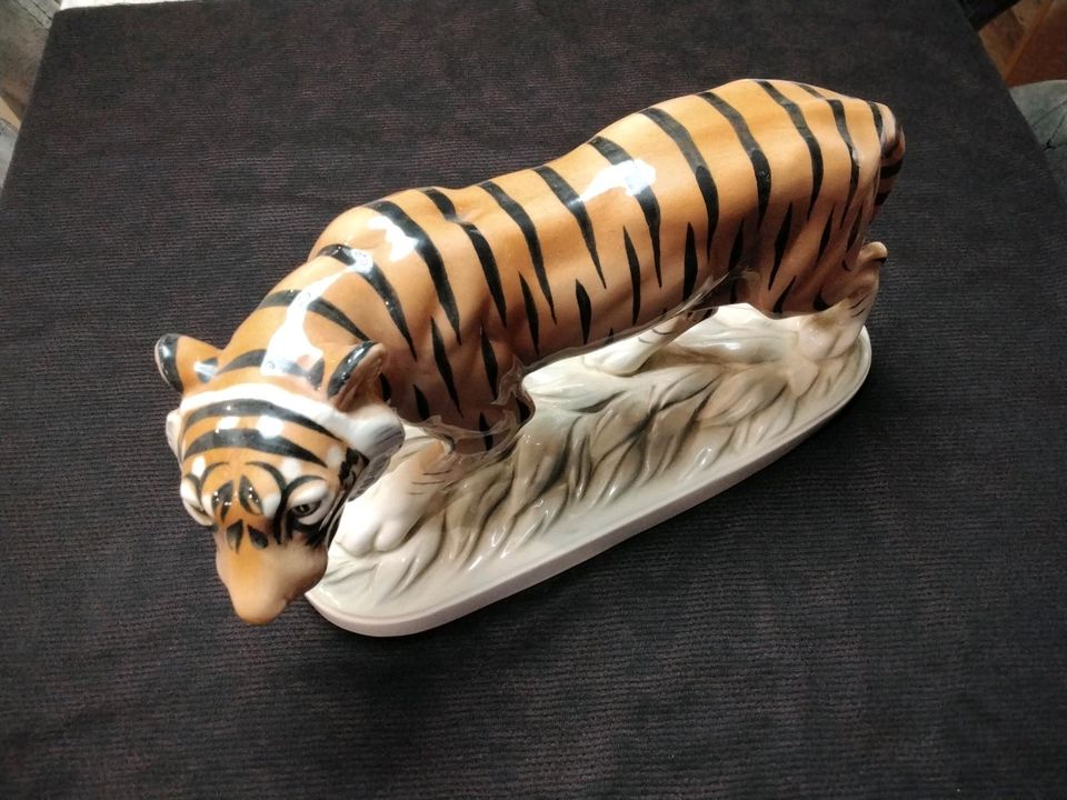Tiger Porzellan? in Schmelz