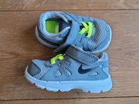 Schöne Baby Nike Turnschuhe Sneaker Revolution 2 Gr. 20 Bayern - Deggendorf Vorschau