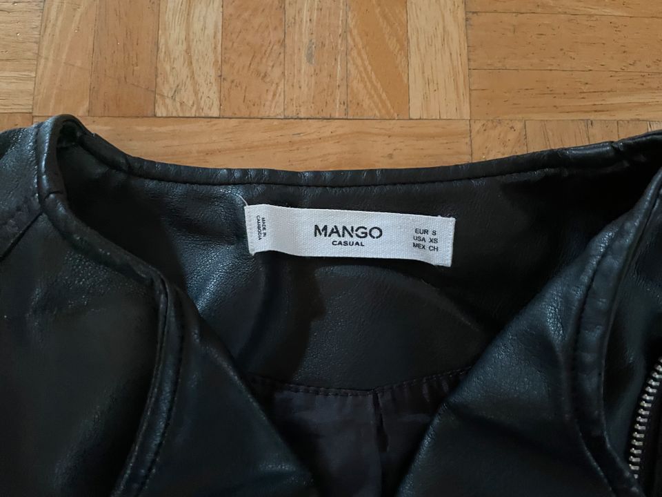 Schwarze Damen (Kunst-) Lederjacke von Mango, Gr. S in Sankt Margarethen