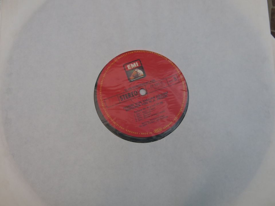 LP Box Vinyl Herbert von Karajan Dirigiert Mozart Schallplatte-n in Hückelhoven