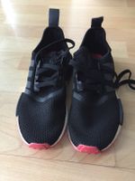 ADIDAS NMD Sneaker Size 36 2/3 schwarz/weiss/koralle Hannover - Döhren-Wülfel Vorschau