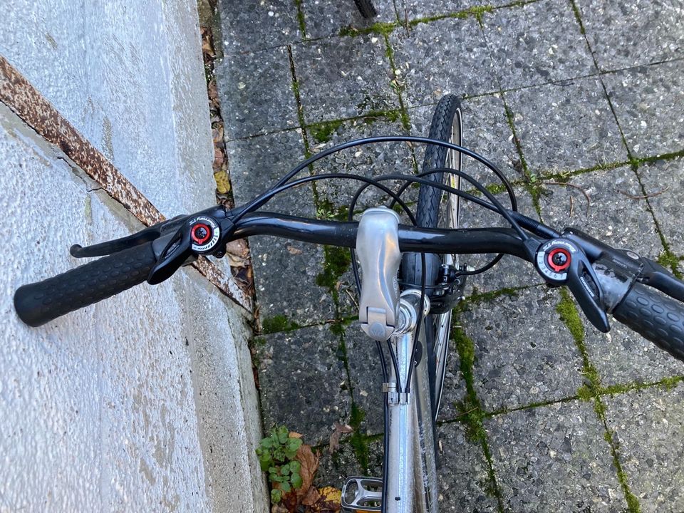 Trekkingrad, Stadtflitzer, Fahrrad 57cm, Herrenrad, Citybike in Aachen