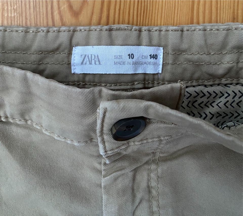 ZARA Basic Chino Hose, beige,Gr 140, mit innen verstellbarem Bund in Berlin