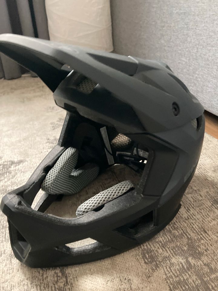 ENDURA FULLHELM in Mönchengladbach